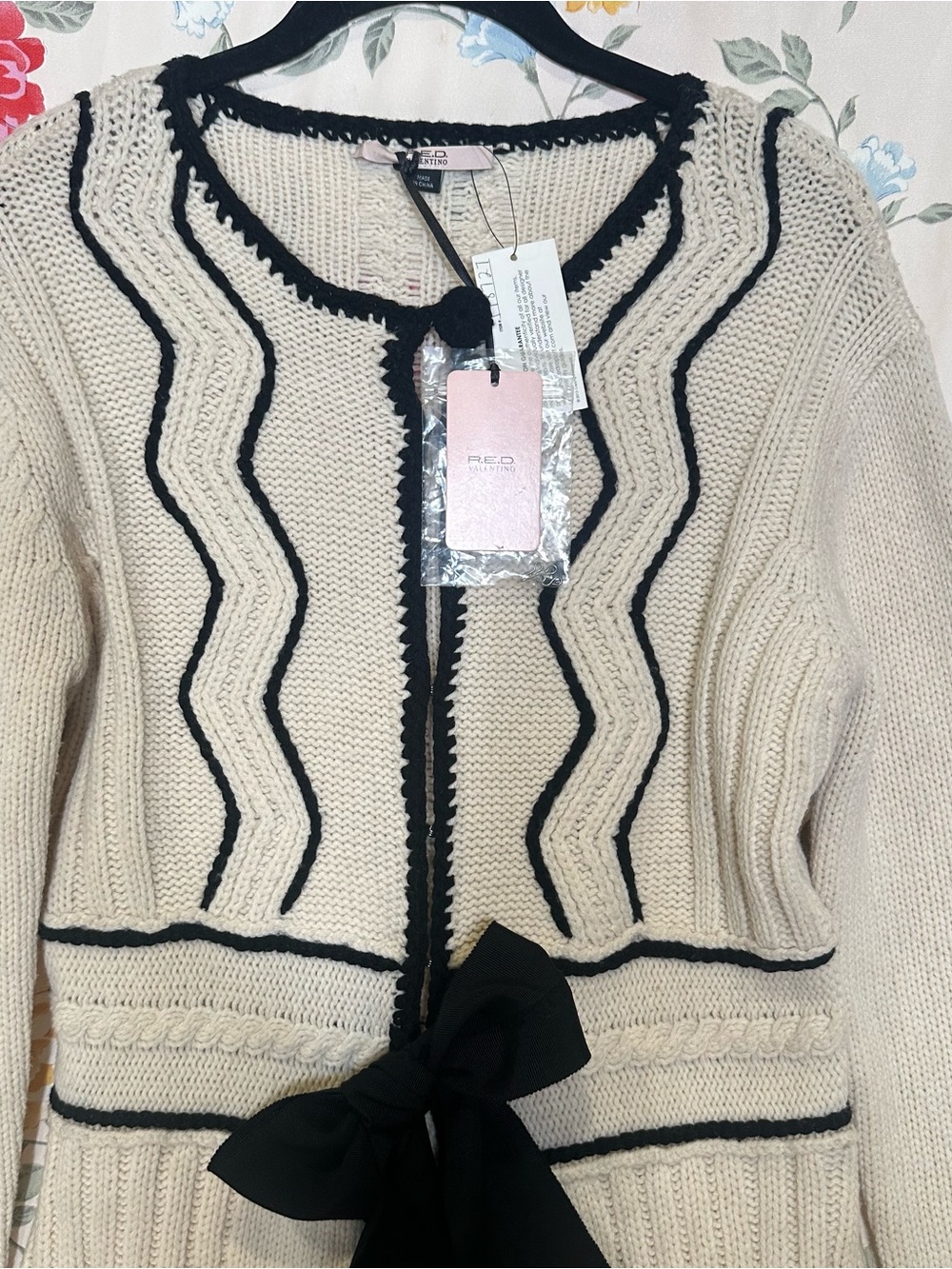 VALENTINO | Authenticated R.E.D.Valentino |Cream Knit Bow-Tie Cardigan | Size 42 - Picture 6 of 11